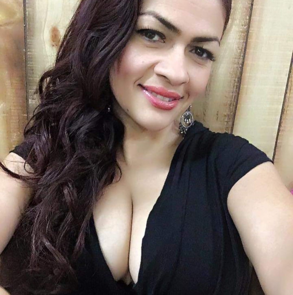 Meet your Posher, Julissa